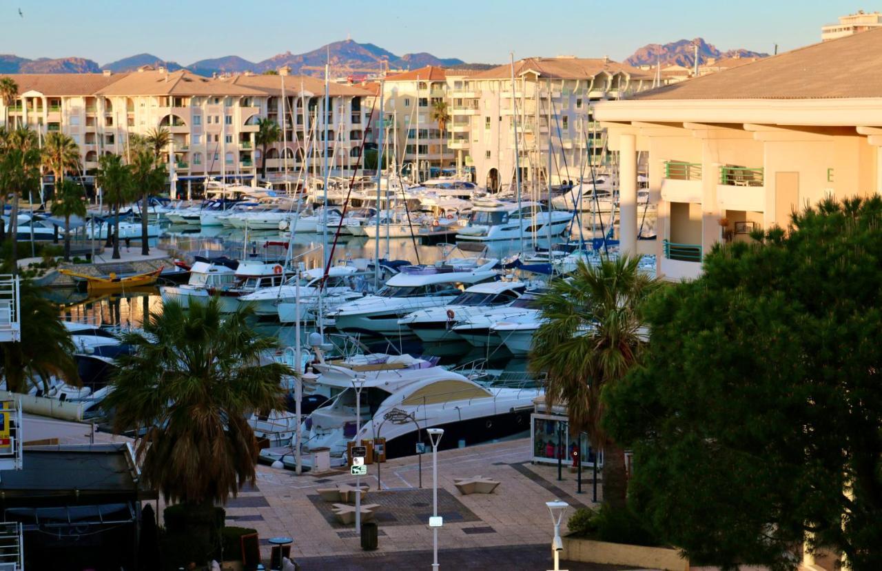 Port-Frejus, Le Consul, Appartement 2 Pieces Climatise, Terrasse & Parking Extérieur photo